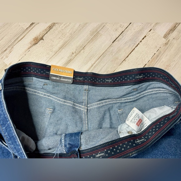Wrangler Jeans Mens 42x32 Blue Flex Waist Denim 5 Pocket Workwear Pants NWT - Picture 7 of 11